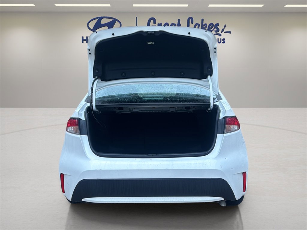 Used 2021 Toyota Corolla LE image 10