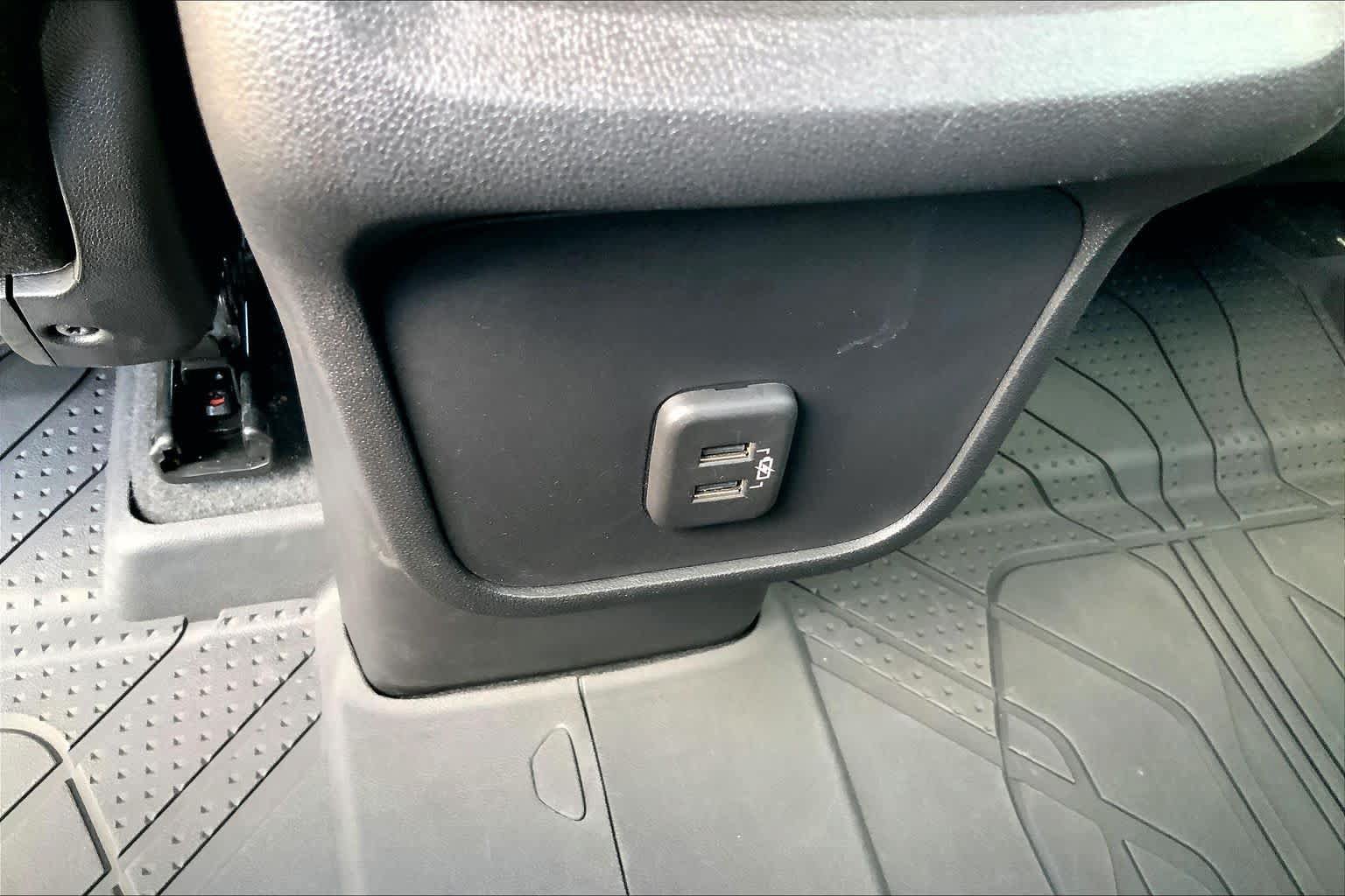 Used 2022 Chevrolet Equinox LT w/ LPO, Floor Liner Package FWD image 29