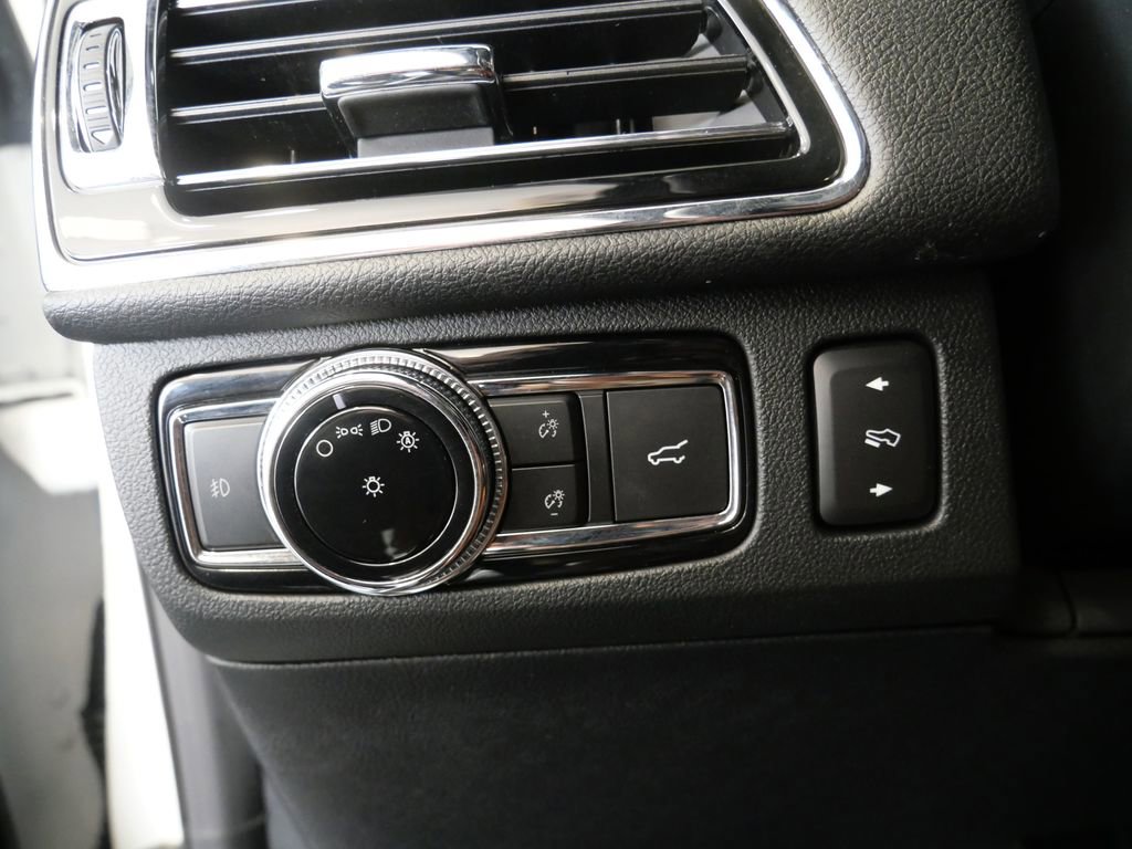 Used 2020 Lincoln Navigator Reserve w/ Luxury Package image 13