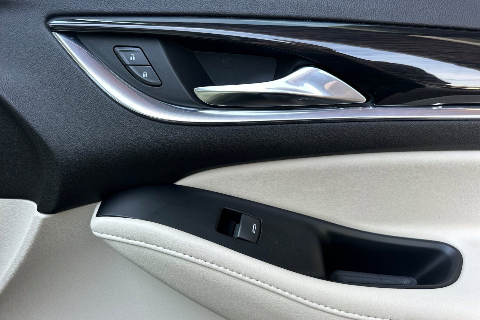 Certified 2023 Buick Enclave Essence w/ Experience Buick Package image 23