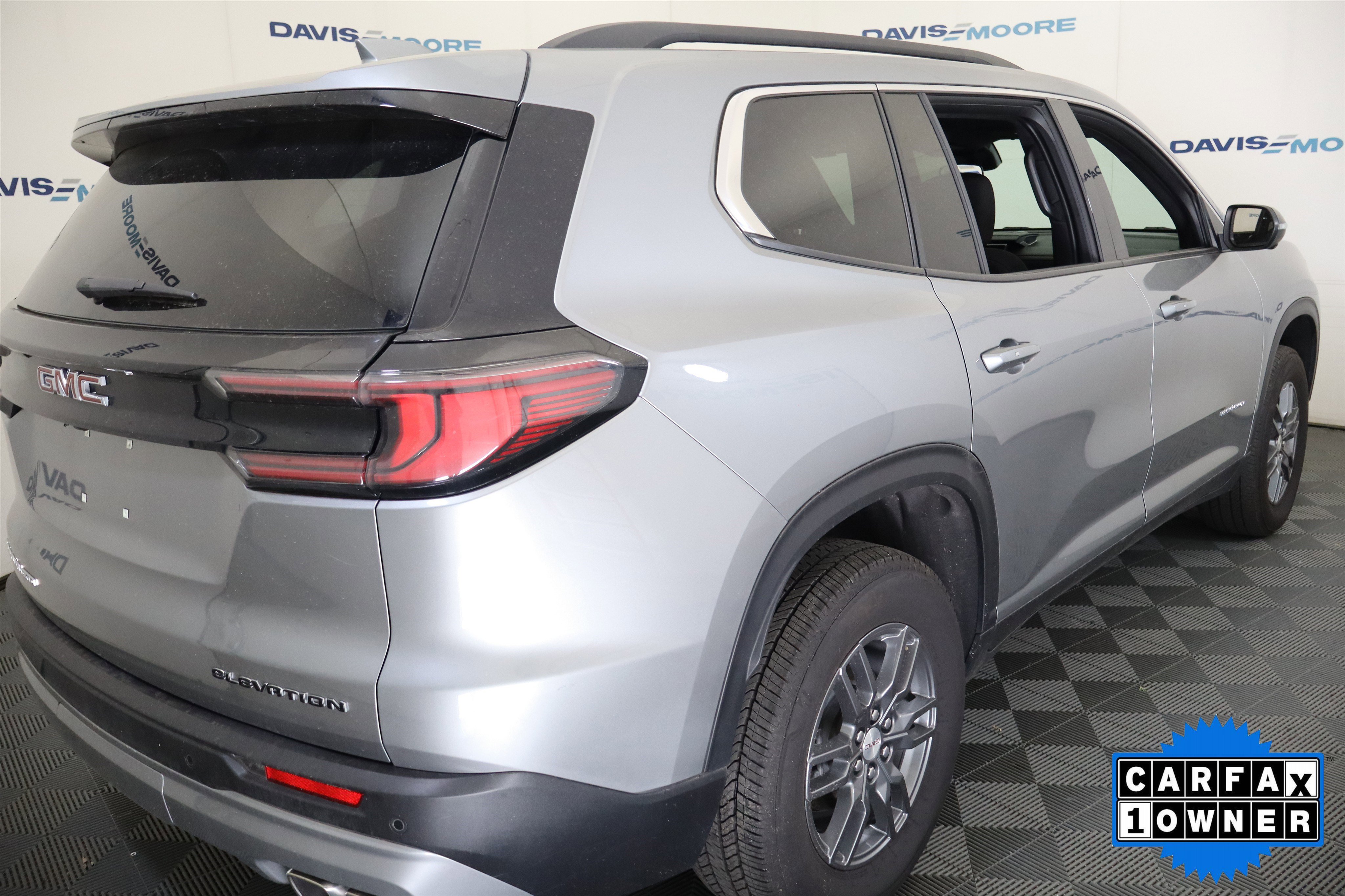 Used 2025 GMC Acadia Elevation AWD/4WD image 6