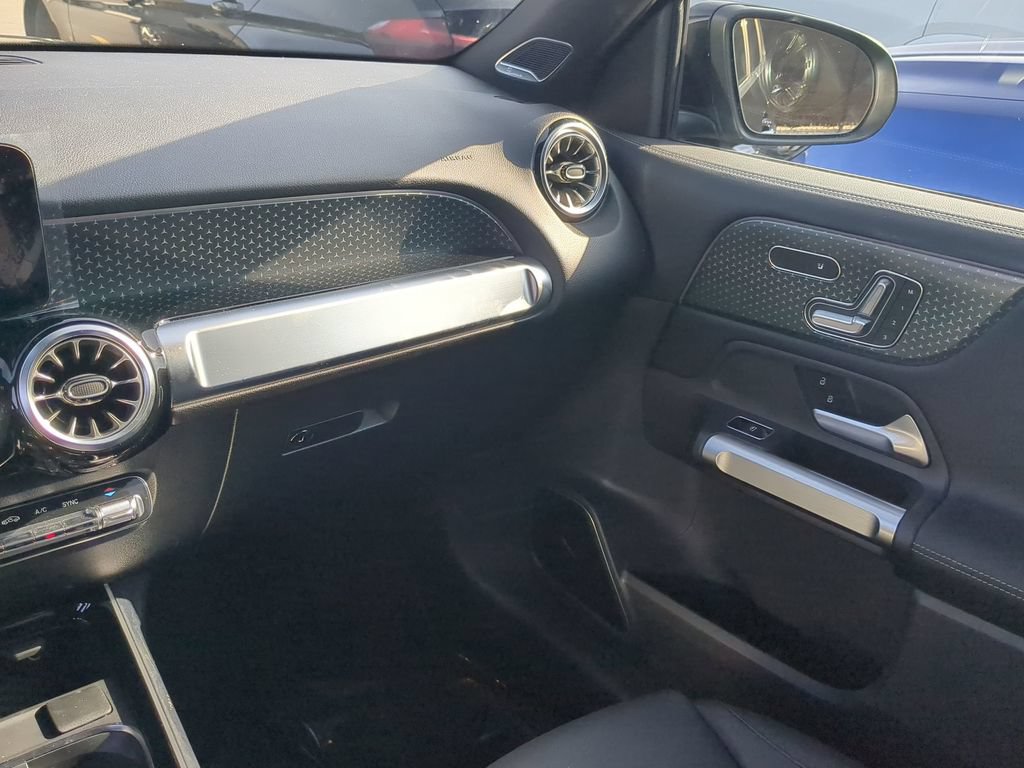 Certified 2024 Mercedes-Benz GLB 250 4MATIC image 4