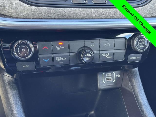 Used 2024 Jeep Compass Latitude image 18