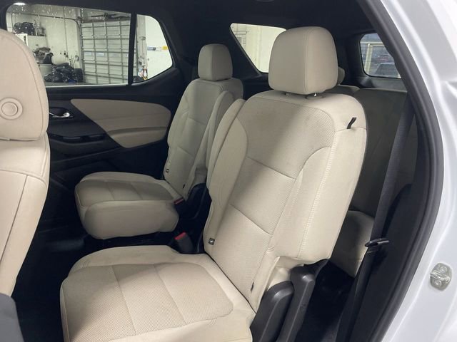 Used 2023 Chevrolet Traverse LT w/ Rear Camera Mirror Package image 23
