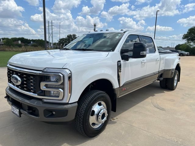 New 2026 Ford F350 4x4 Crew Cab DRW Super Duty image 3