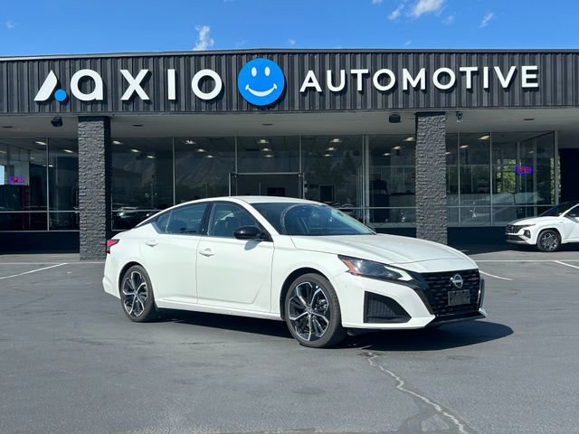Used 2023 Nissan Altima 2.5 SR FWD image 1