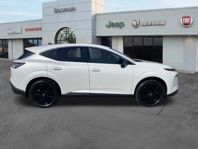 Used 2025 Nissan Murano SV AWD/4WD image 2