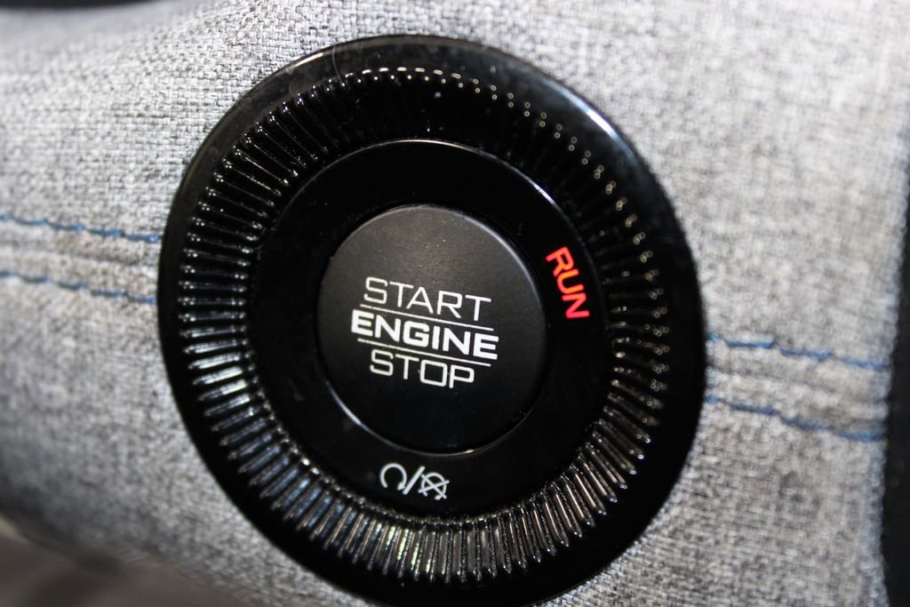 Used 2024 Jeep Compass Latitude image 23