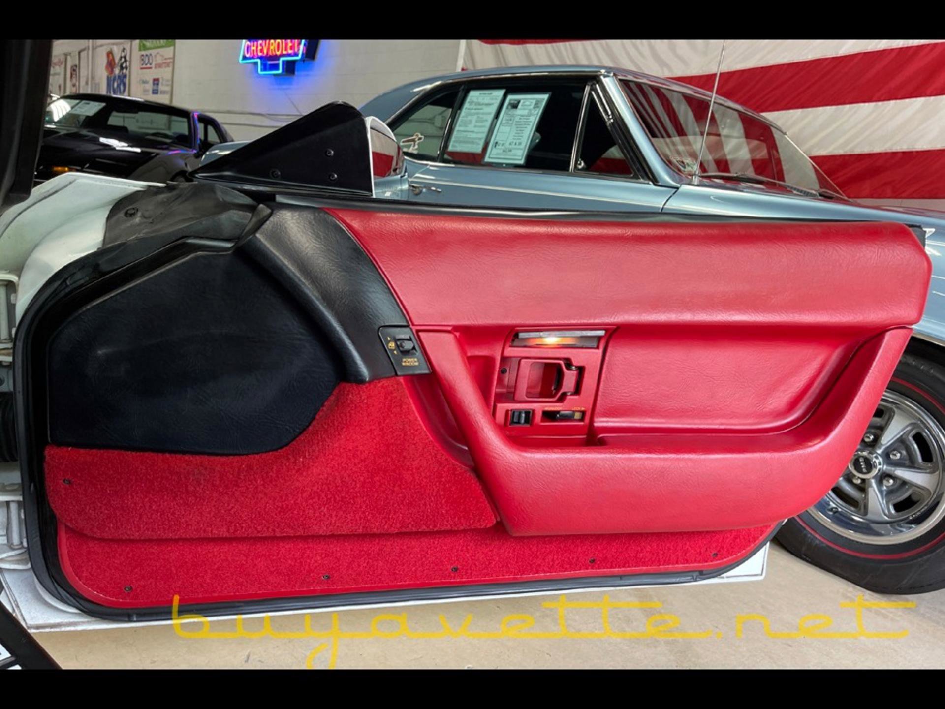 Used 1991 Chevrolet Corvette Convertible image 24