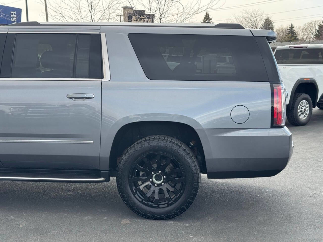 Used 2019 GMC Yukon XL Denali AWD/4WD image 12