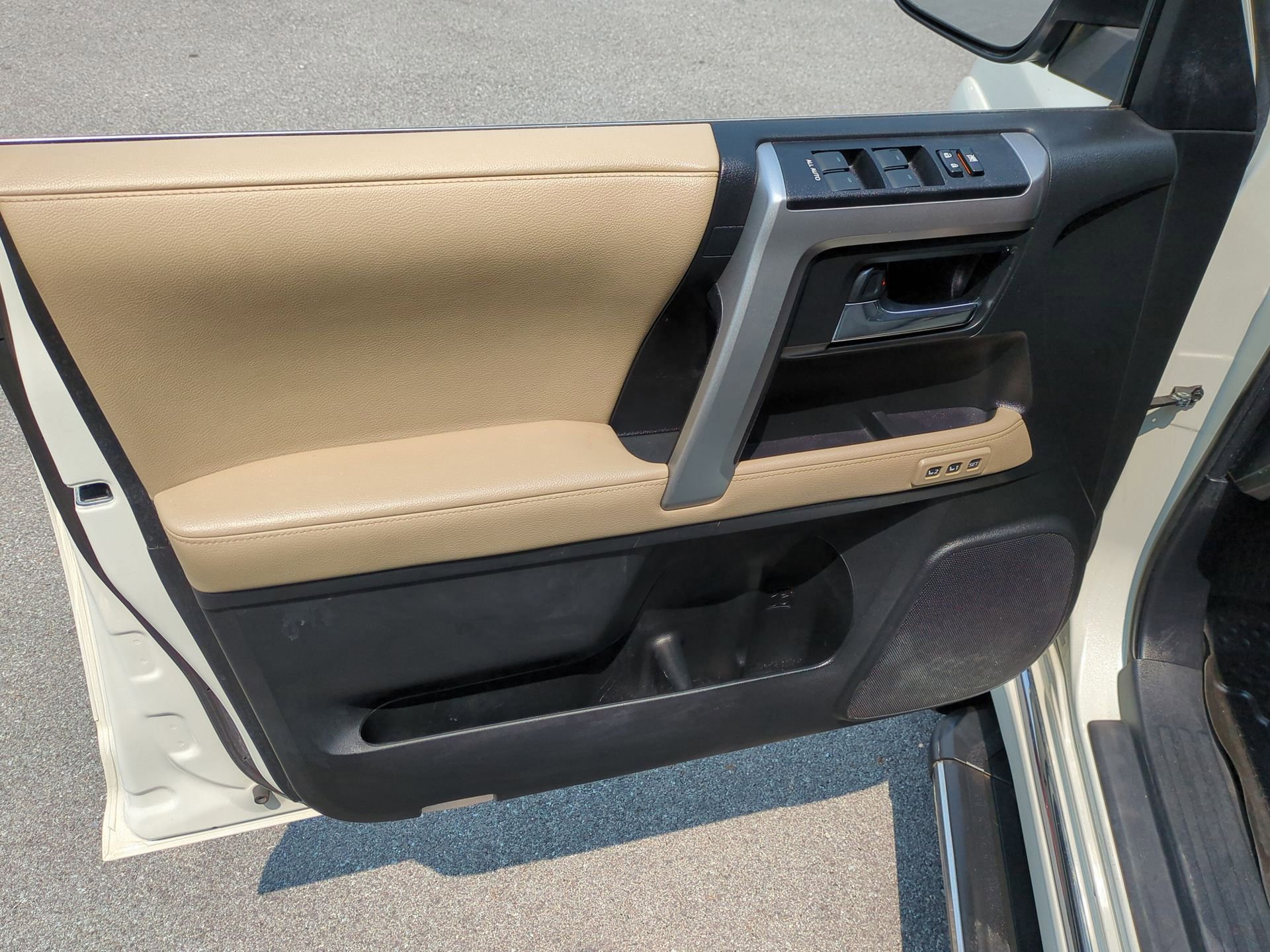 Used 2022 Toyota 4Runner Limited image 23