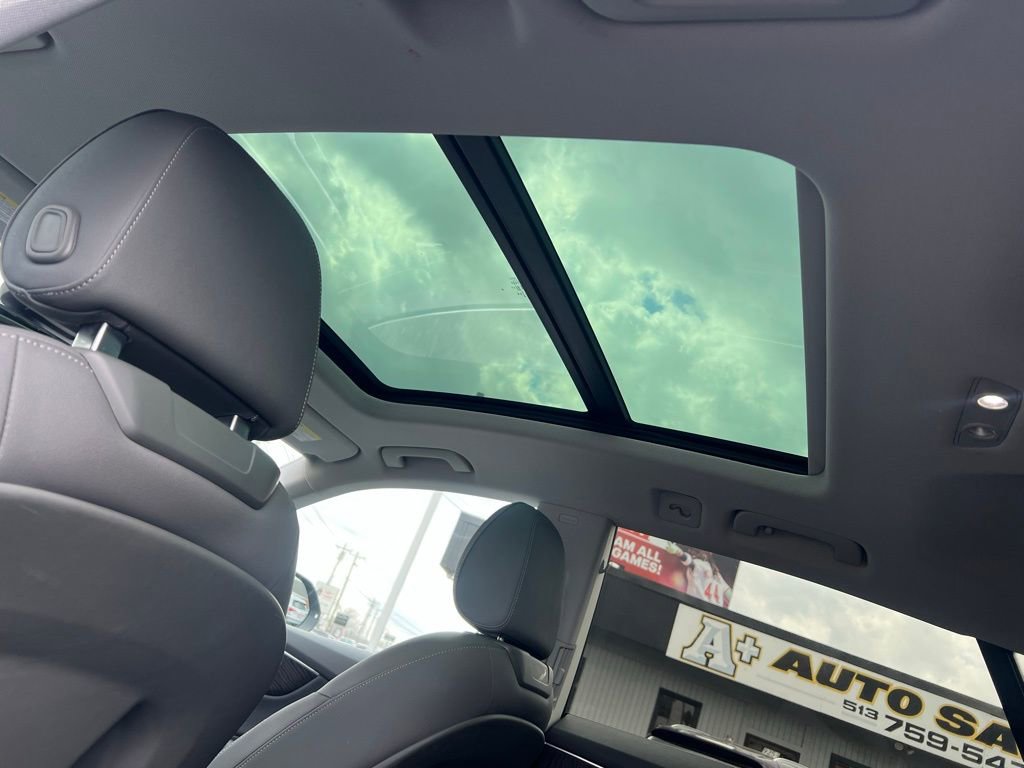 Used 2022 Audi Q8 Premium image 19
