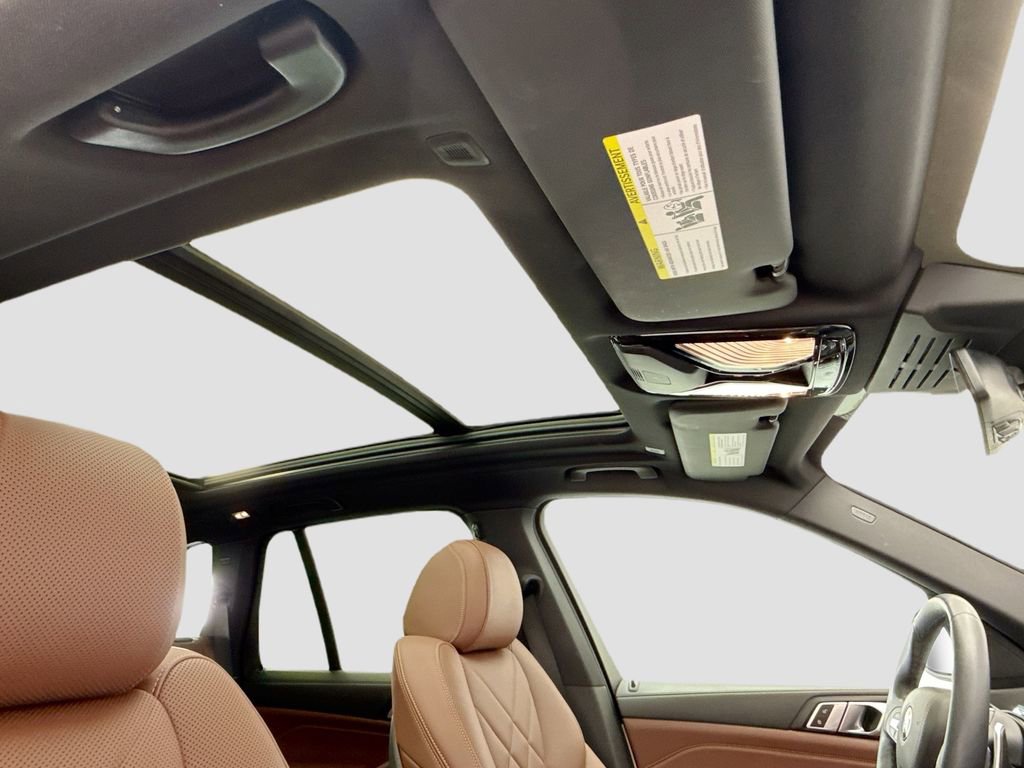 Used 2024 BMW X5 xDrive40i w/ Parking Assistance Package image 17