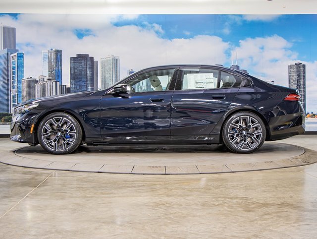 Used 2025 BMW i5 M60 w/ Premium Package image 6