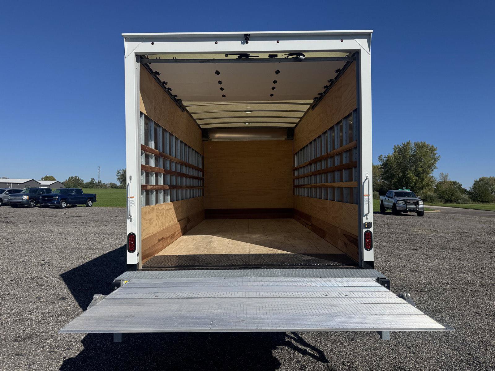Used 2025 Chevrolet Low Cab Forward 5500 XD RWD image 7