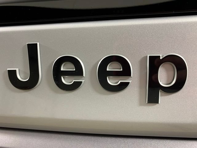 New 2026 Jeep Grand Wagoneer L Summit w/ Premium Group III AWD/4WD image 9