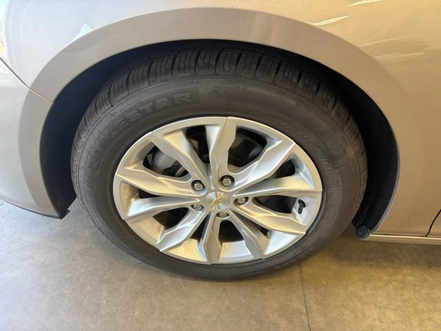 Used 2024 Chevrolet Malibu LT FWD image 8