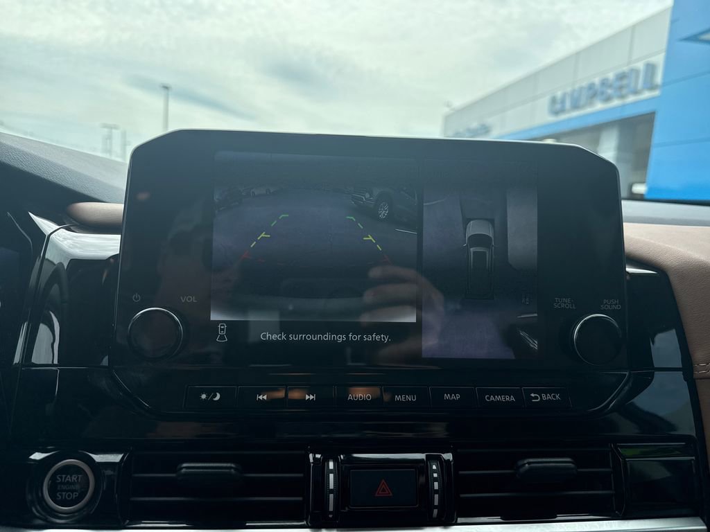 Used 2024 Nissan Pathfinder Platinum w/ Cargo Package image 24