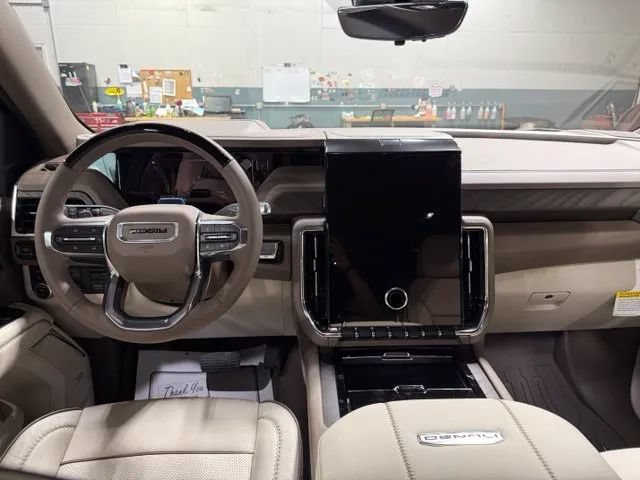 New 2026 GMC Yukon XL Denali w/ Denali Reserve Package AWD/4WD image 4