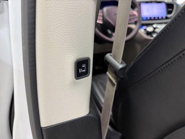 Used 2024 Chrysler Pacifica Touring-L image 26