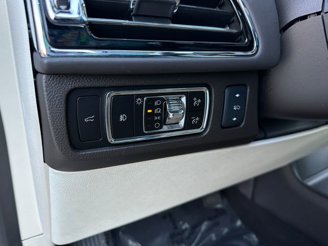 Used 2023 Lincoln Navigator Black Label image 16