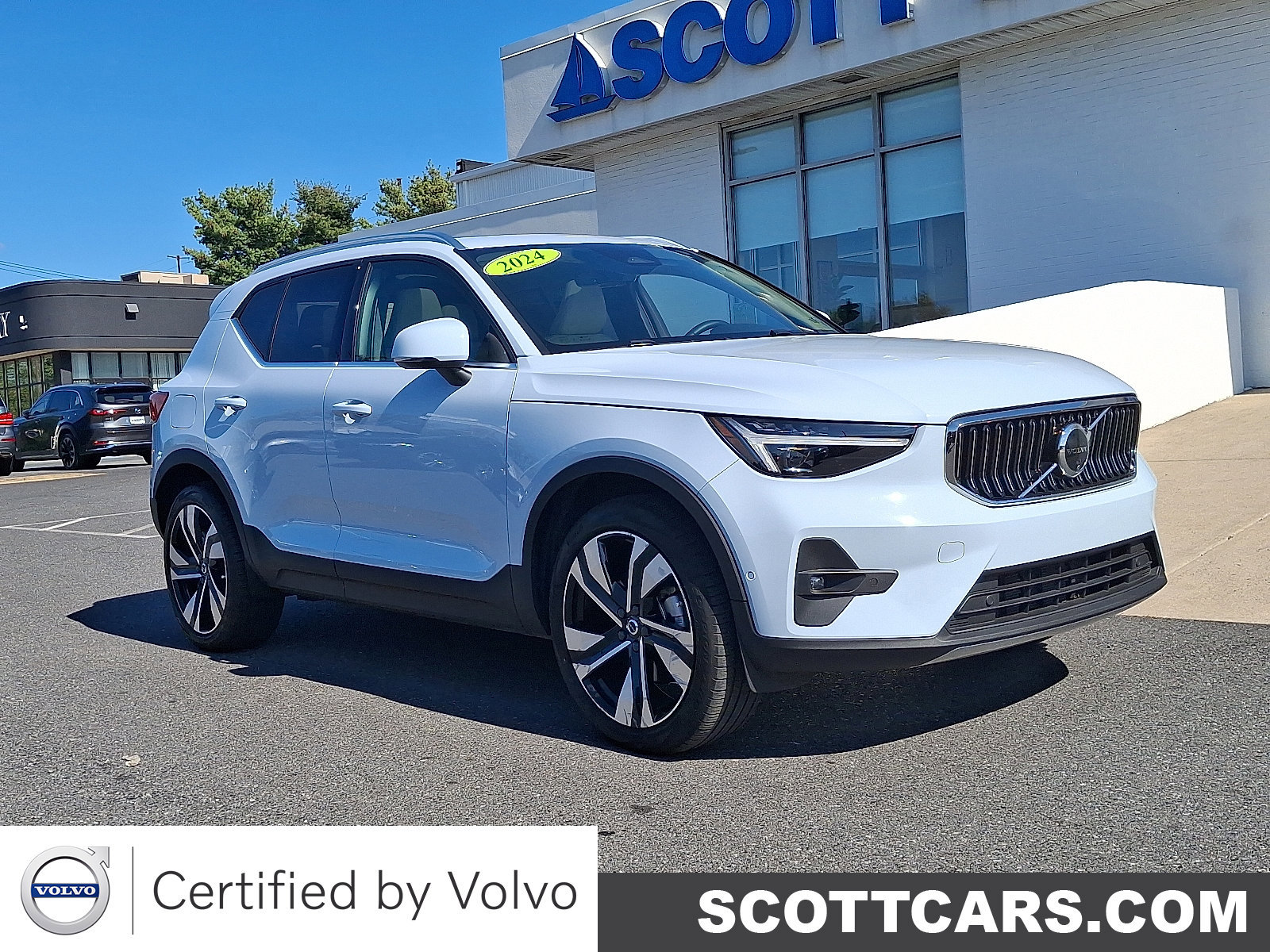 Certified 2024 Volvo XC40 B5 Ultimate w/ Protection Package Premier image 1