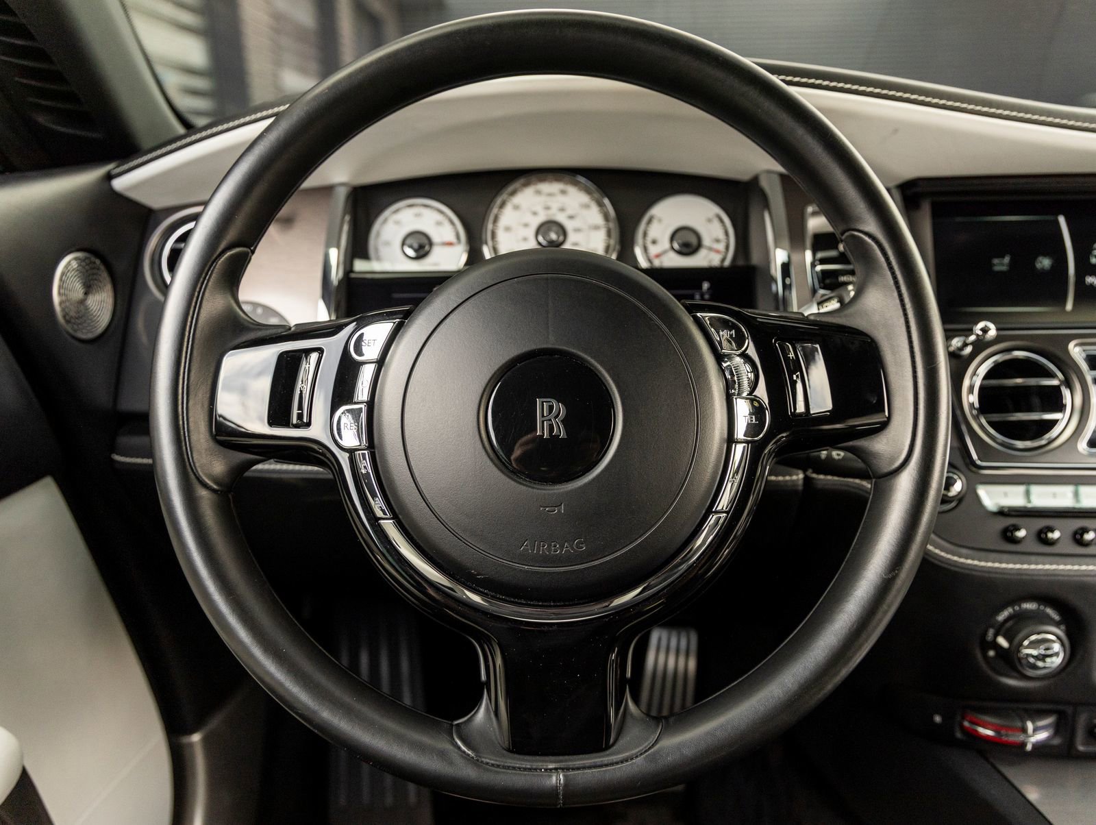 Used 2018 Rolls-Royce Wraith image 37