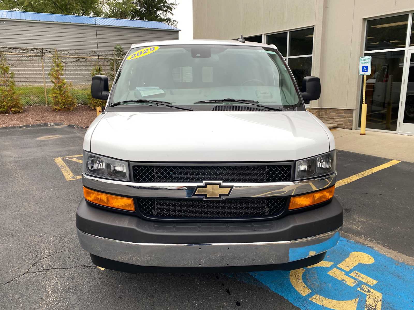 Used 2025 Chevrolet Express 3500 LT w/ LT Preferred Equipment Group RWD image 10
