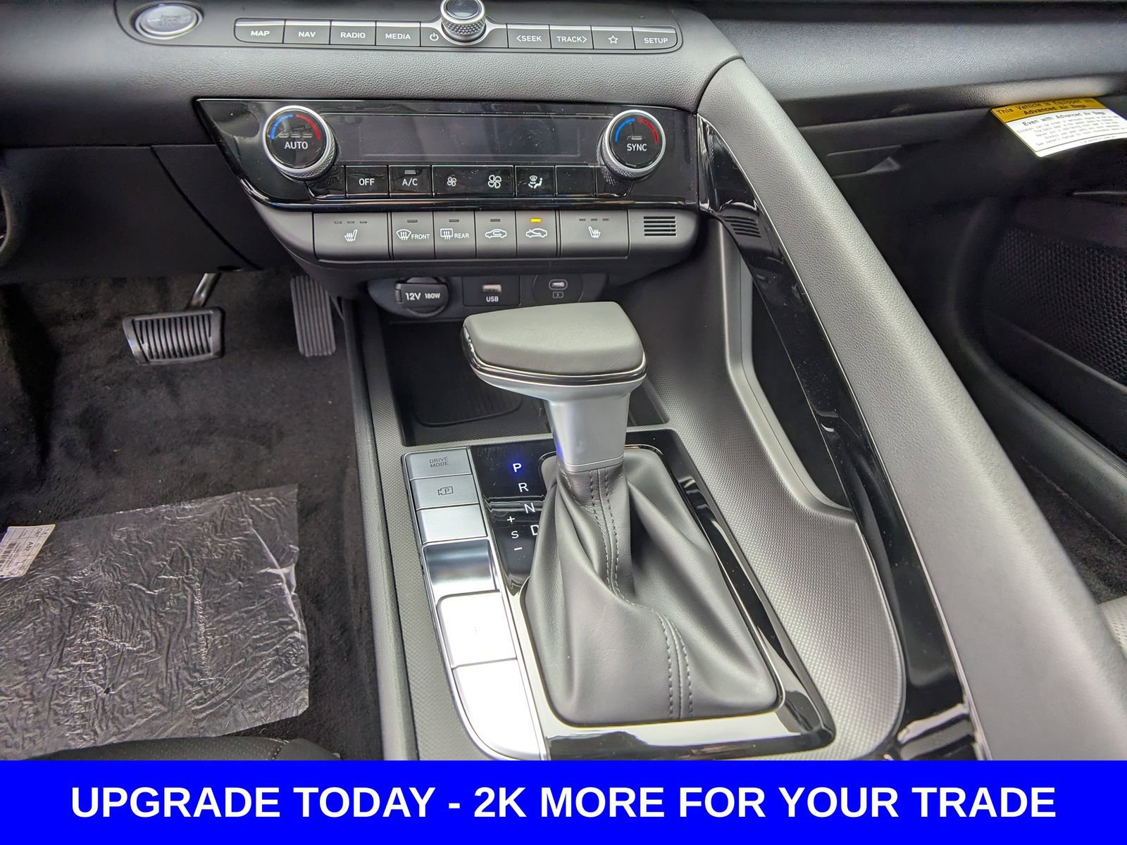 New 2026 Hyundai Elantra Limited image 29