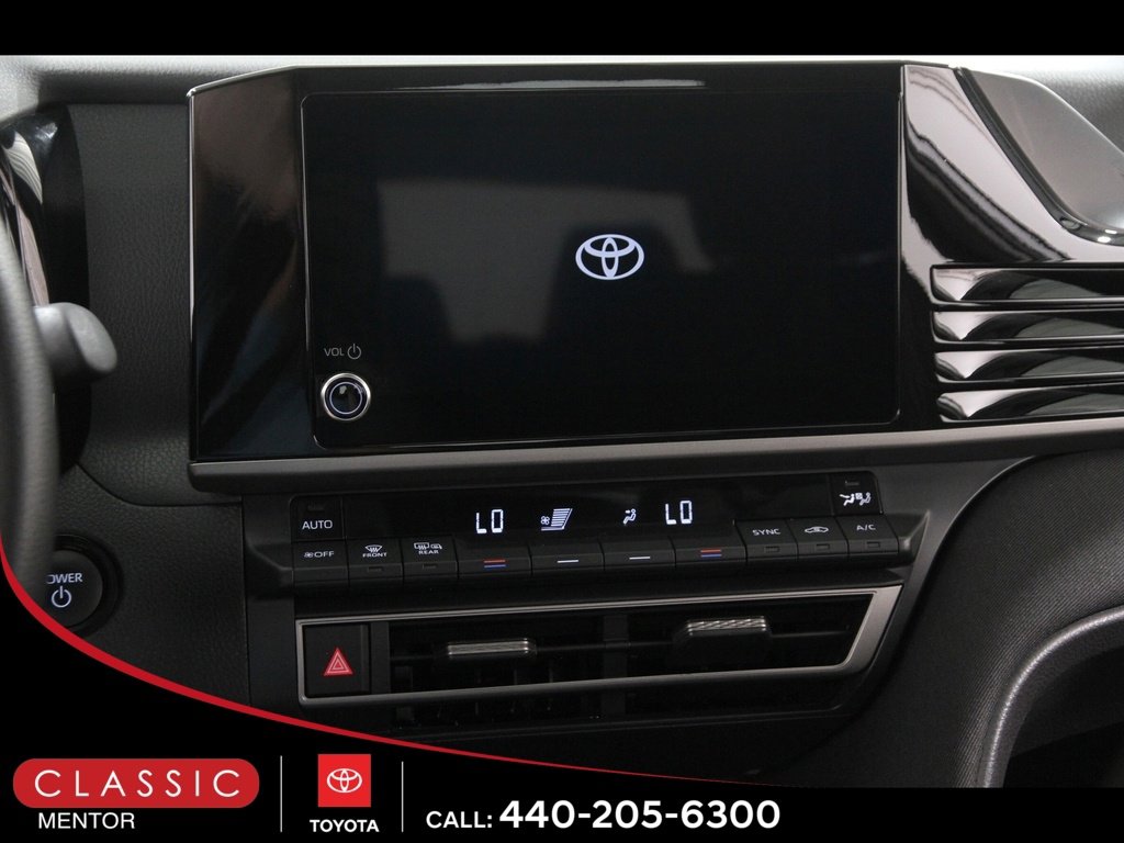 Used 2025 Toyota Camry LE image 9