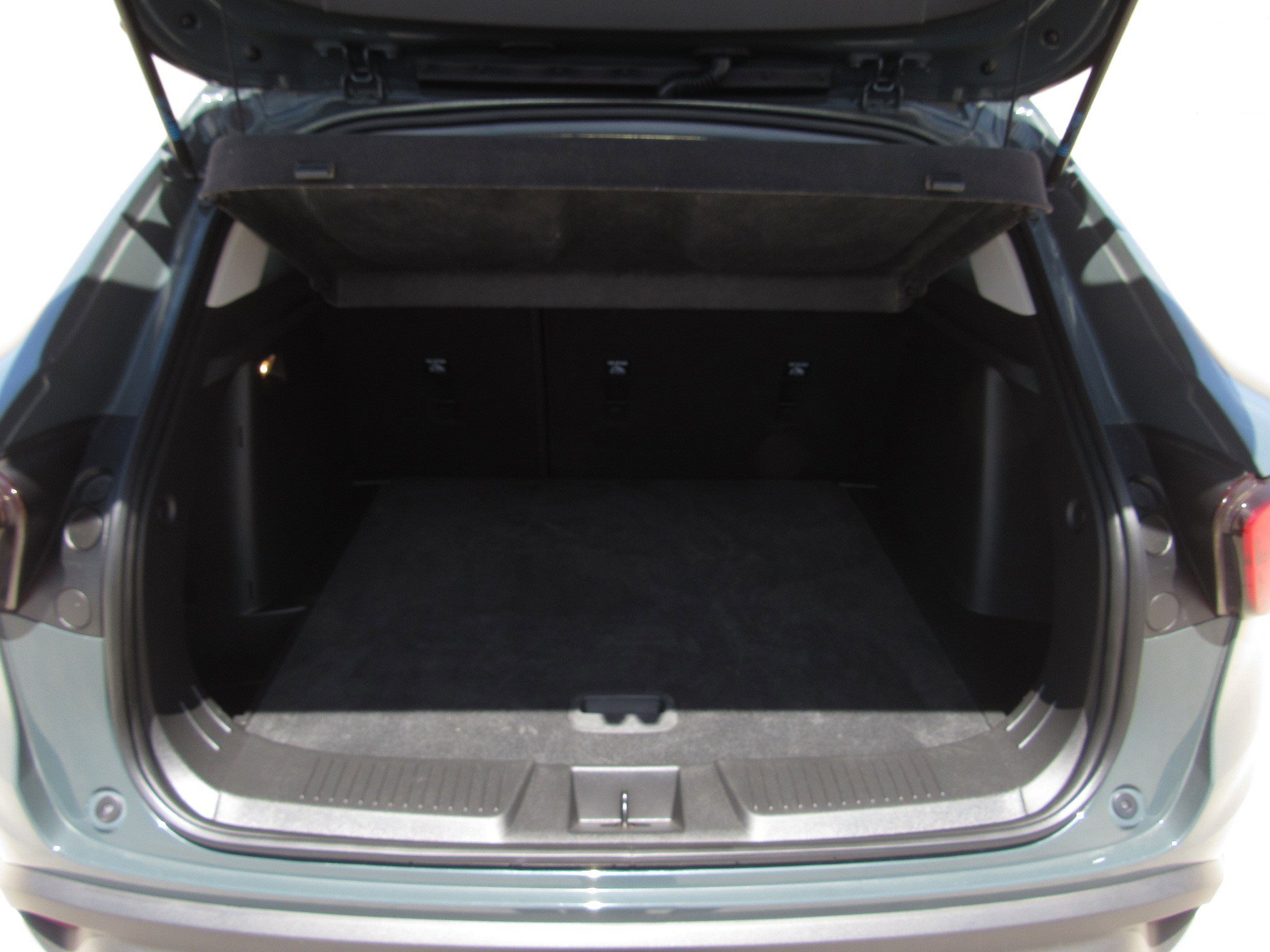 Used 2025 Chevrolet Trax LT w/ LT Convenience Package FWD image 12