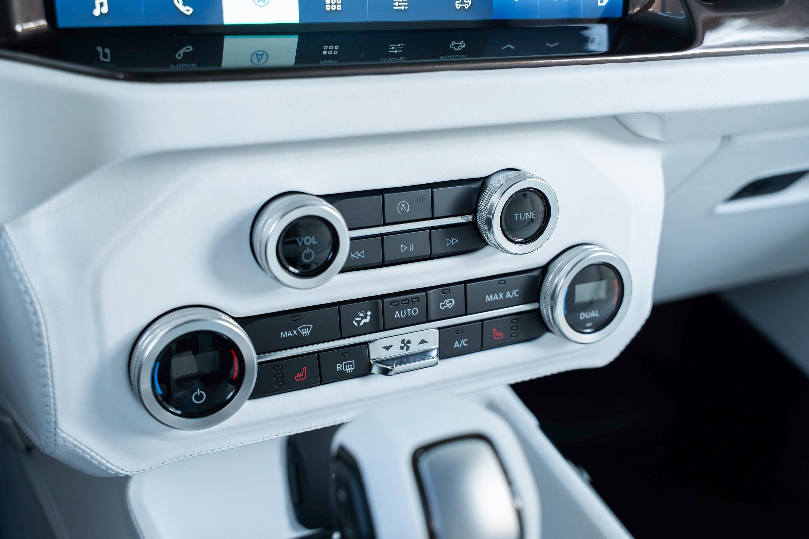 Used 2024 Ford Bronco Black Diamond image 36