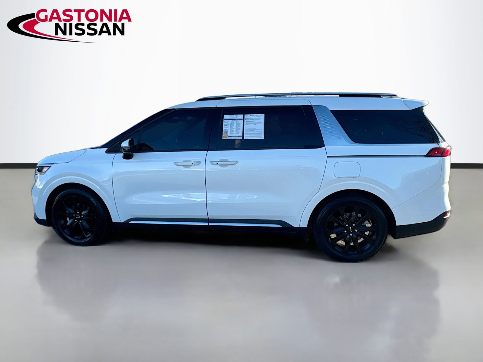 Used 2023 Kia Carnival SX image 5