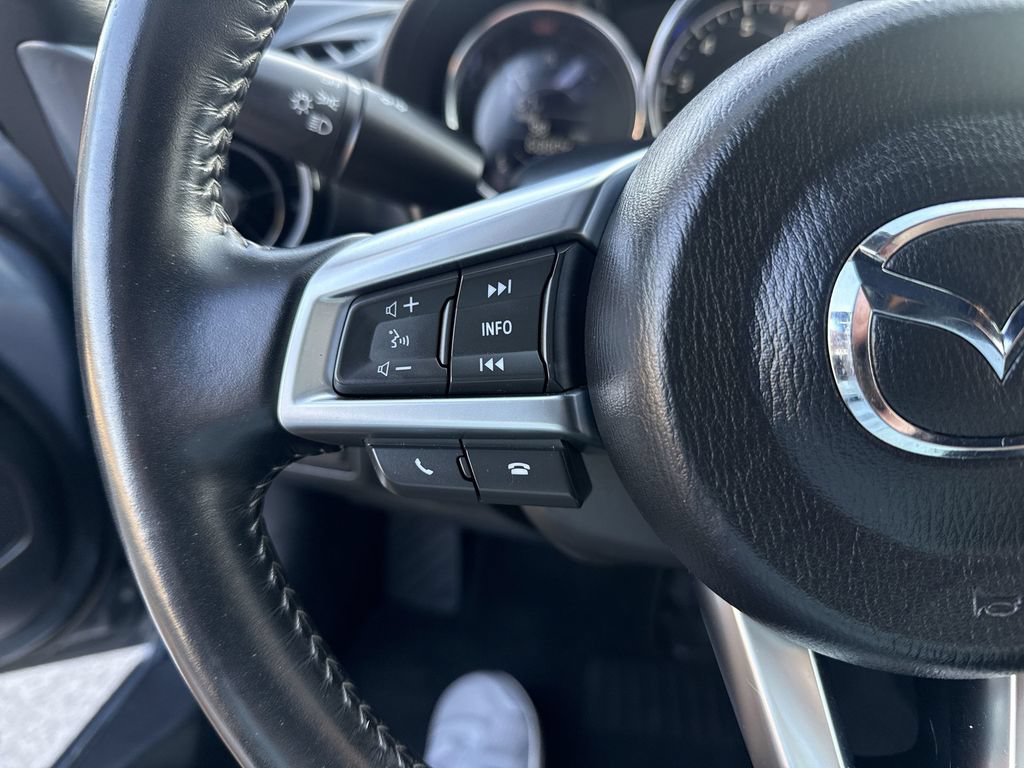 Used 2021 MAZDA MX-5 Miata Club RWD image 16