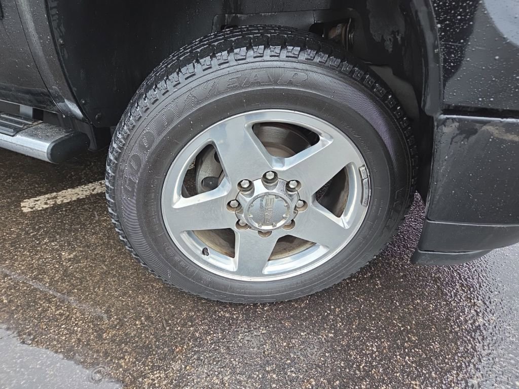 Used 2014 GMC Sierra 2500 Denali w/ Suspension Package, Off-Road image 10