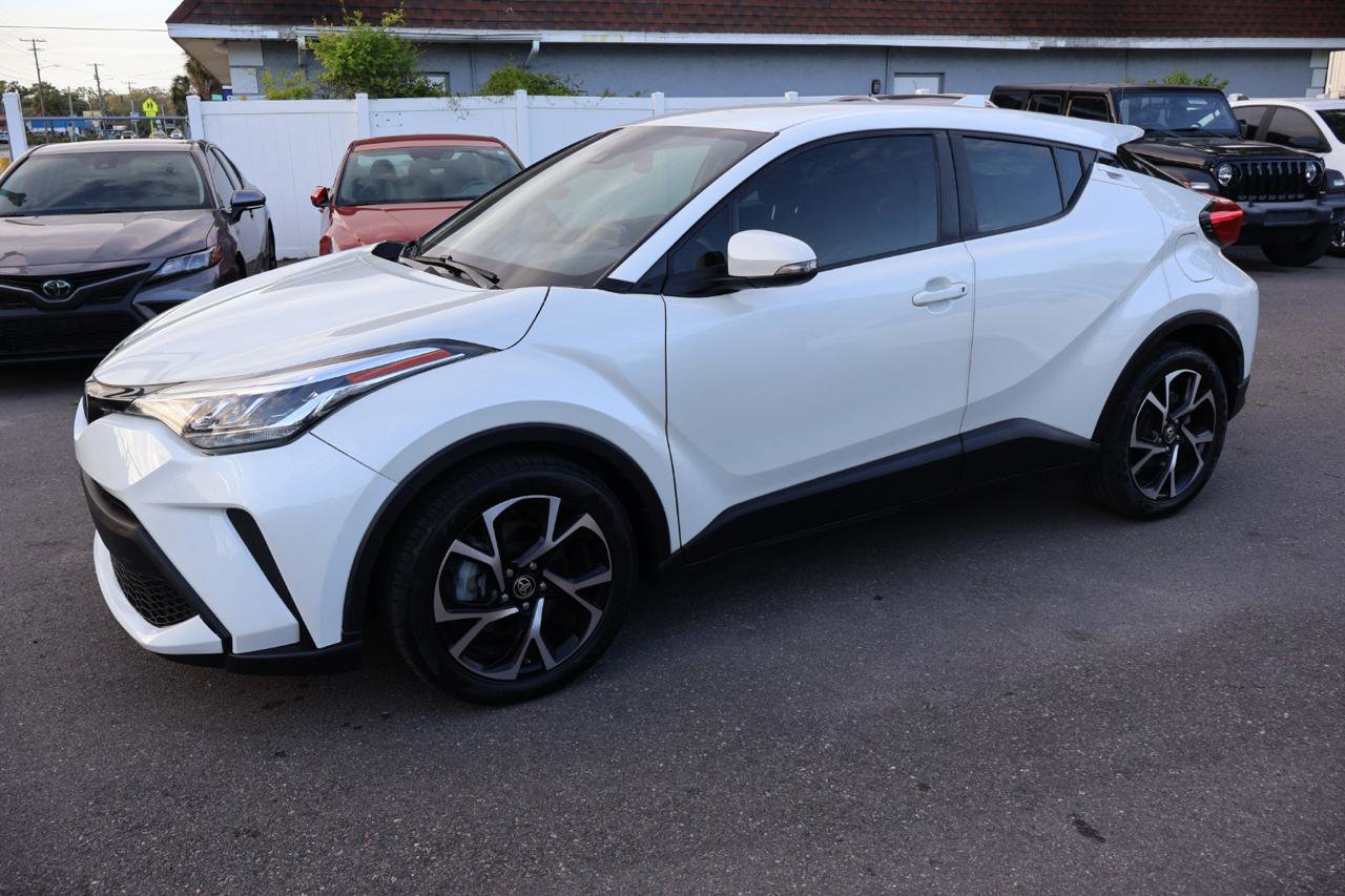 Used 2021 Toyota C-HR XLE image 9