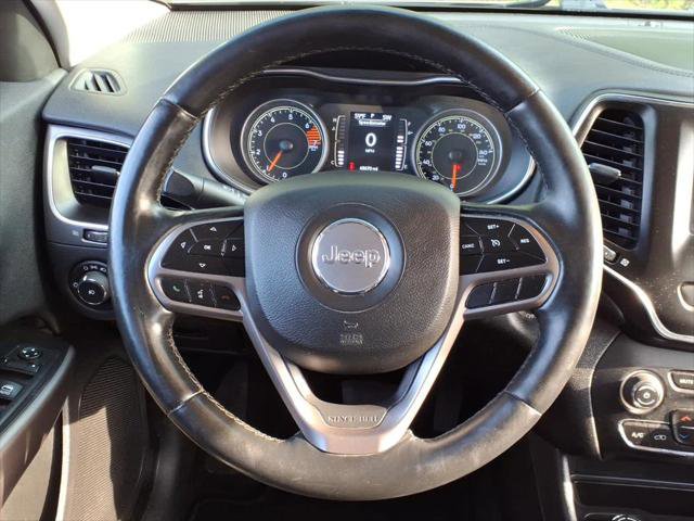 Used 2019 Jeep Cherokee Latitude Plus w/ Comfort/Convenience Group AWD/4WD image 13