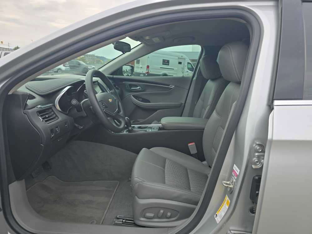 Used 2019 Chevrolet Impala LS FWD image 9