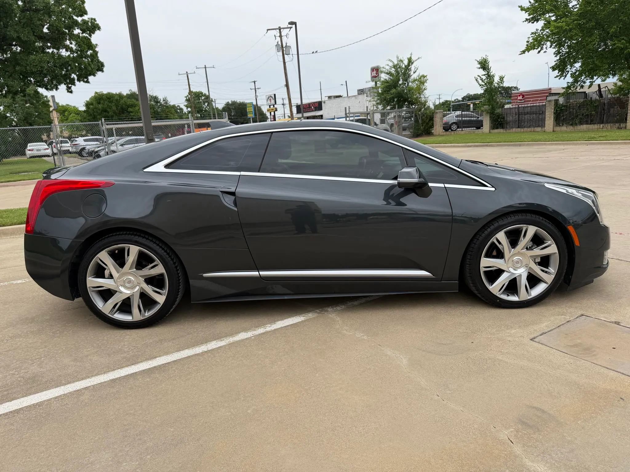 Used 2014 Cadillac ELR w/ Luxury Package FWD image 9
