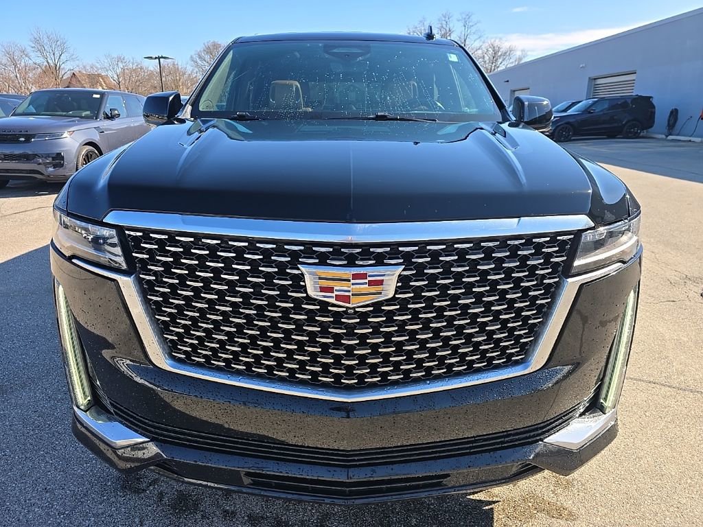 Used 2021 Cadillac Escalade Premium Luxury image 2