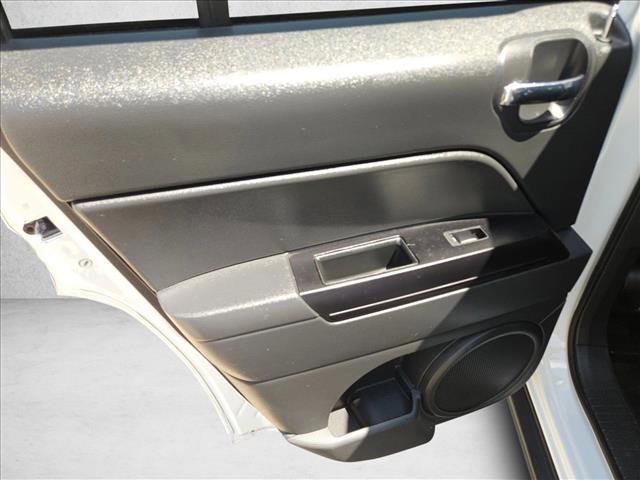 Used 2016 Jeep Patriot High Altitude FWD image 12