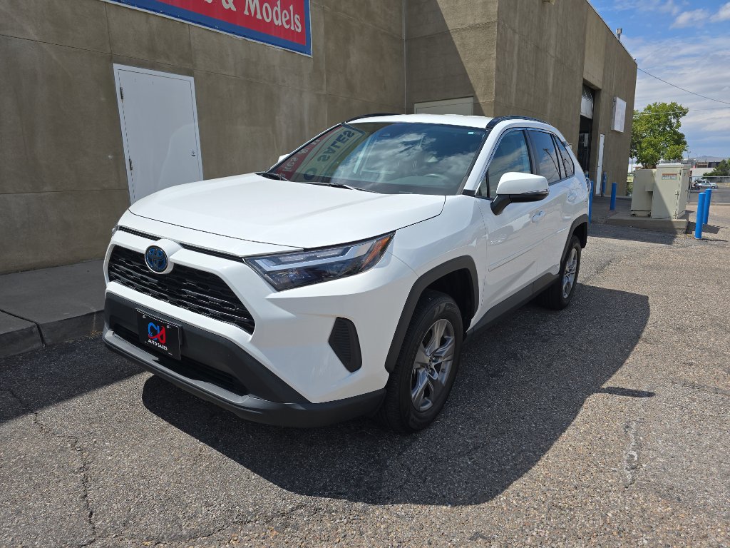 Used 2023 Toyota RAV4 LE image 3