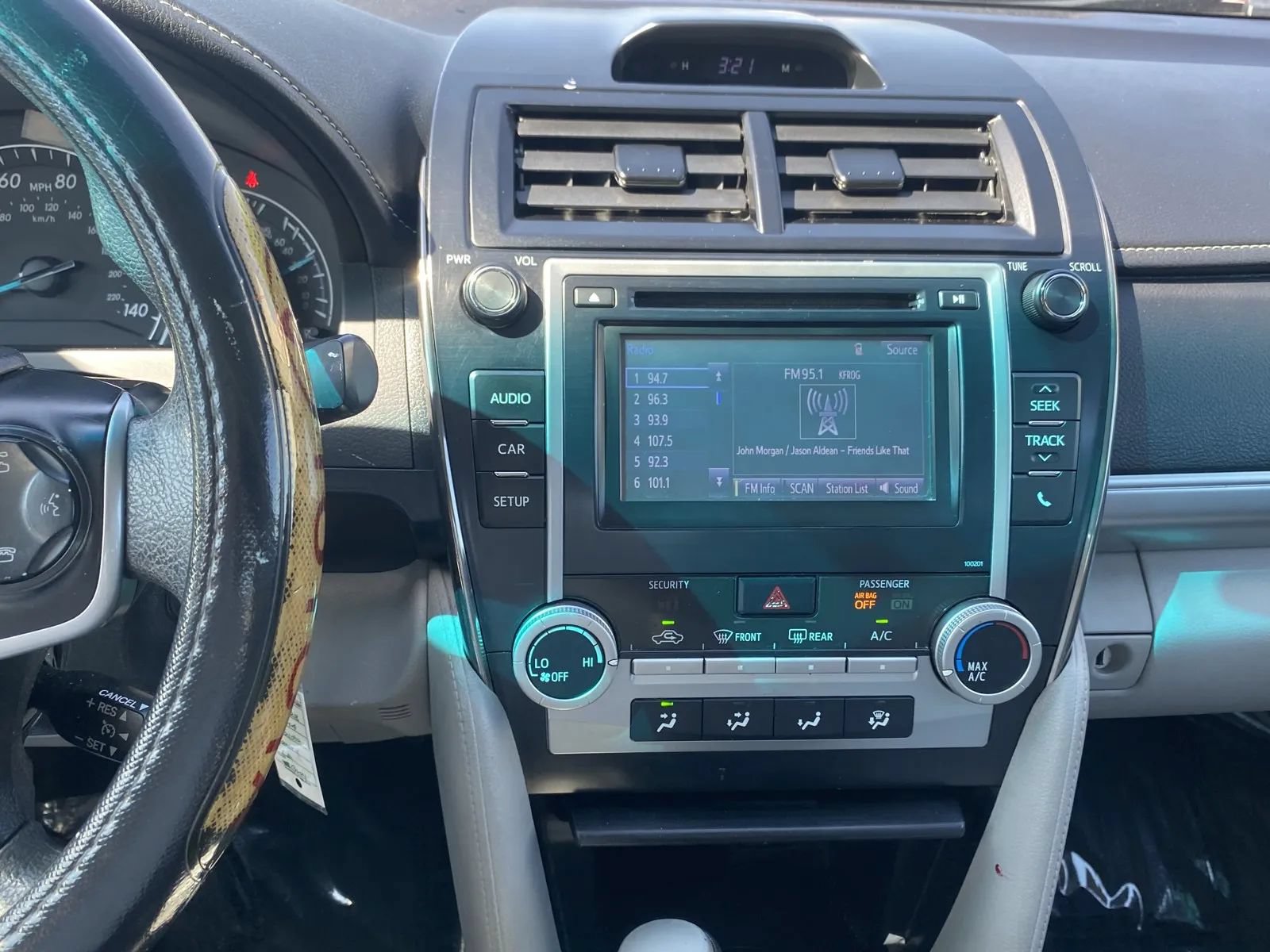 Used 2014 Toyota Camry LE FWD image 14