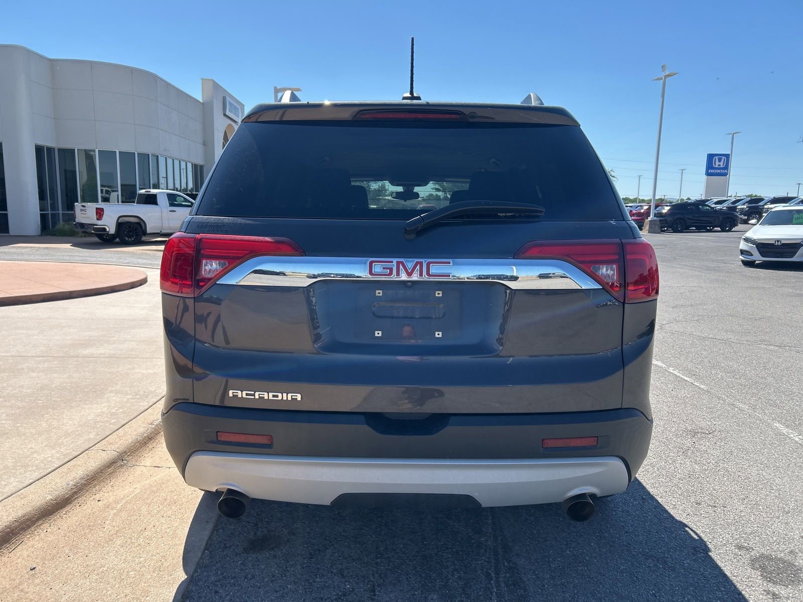 Used 2019 GMC Acadia SLE w/ LPO, Floor Liner Package FWD image 6