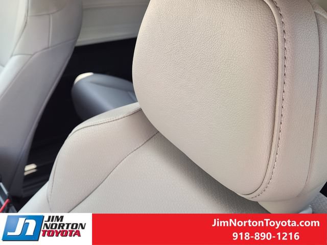 Used 2026 Toyota Sienna XLE FWD image 15