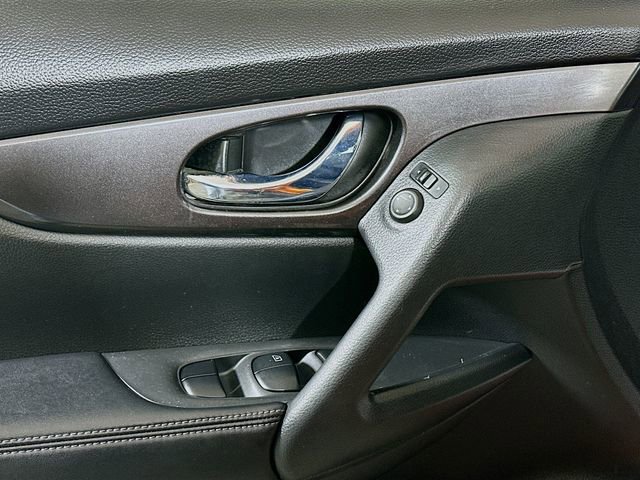 Certified 2019 Nissan Rogue SV image 19