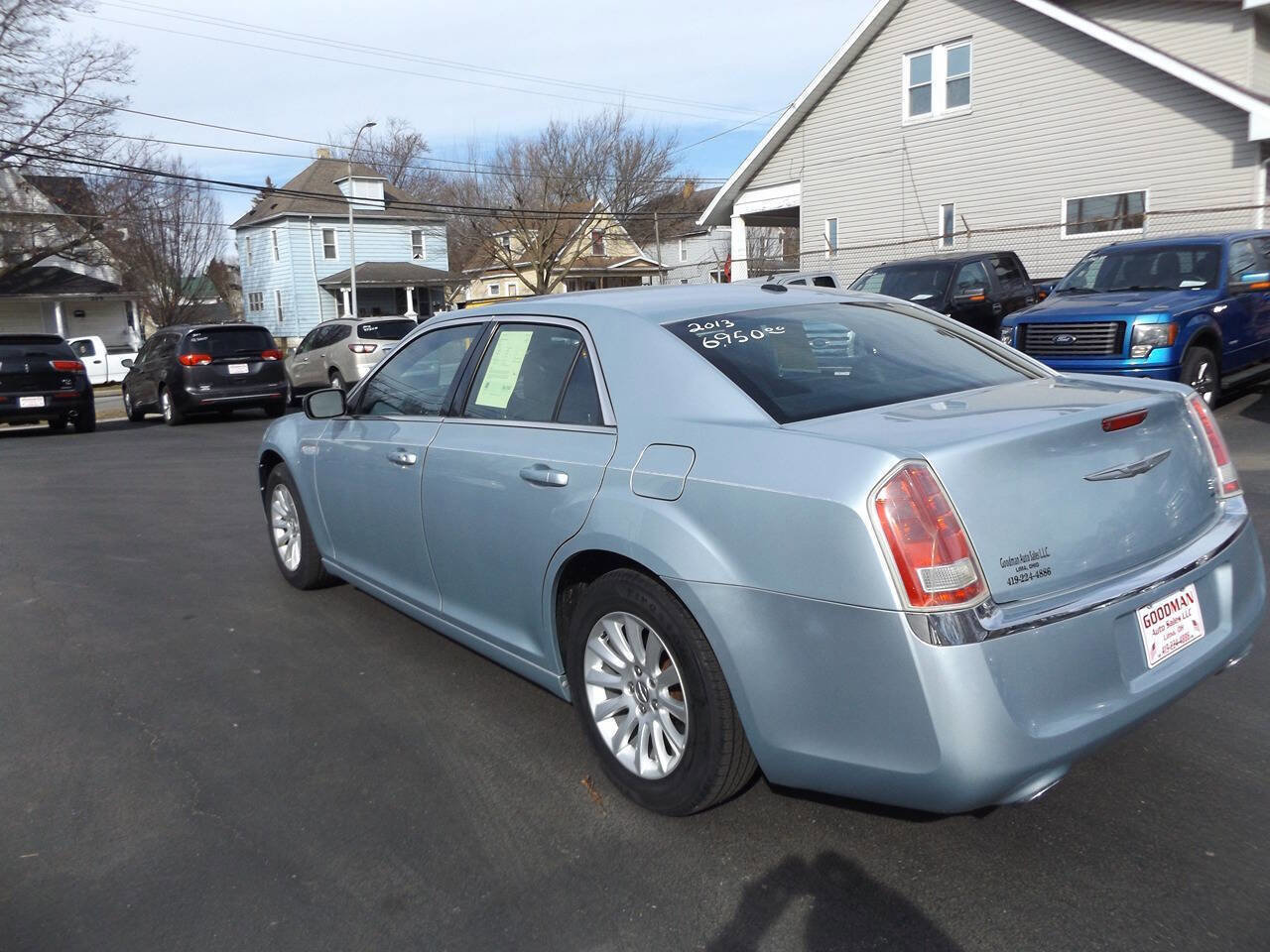 Used 2013 Chrysler 300 w/ Driver Convenience Group image 10