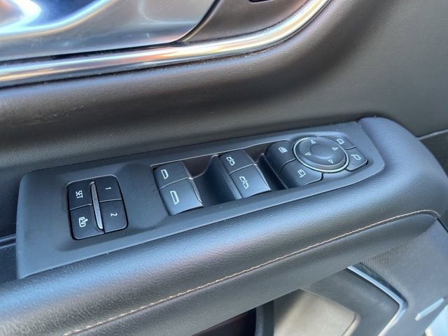 Used 2022 Chevrolet Suburban High Country image 11