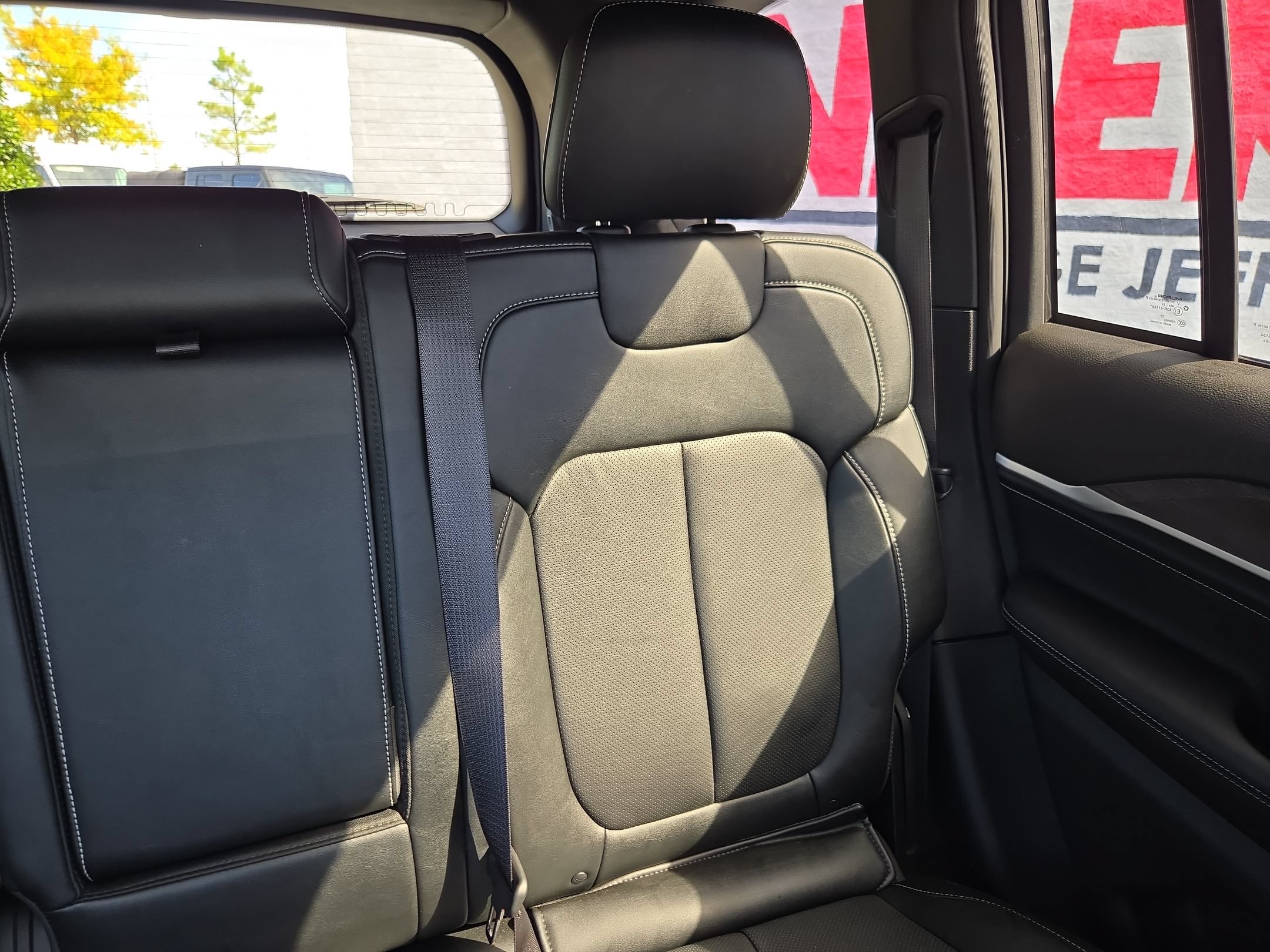 Used 2026 Jeep Grand Cherokee Limited AWD/4WD image 14