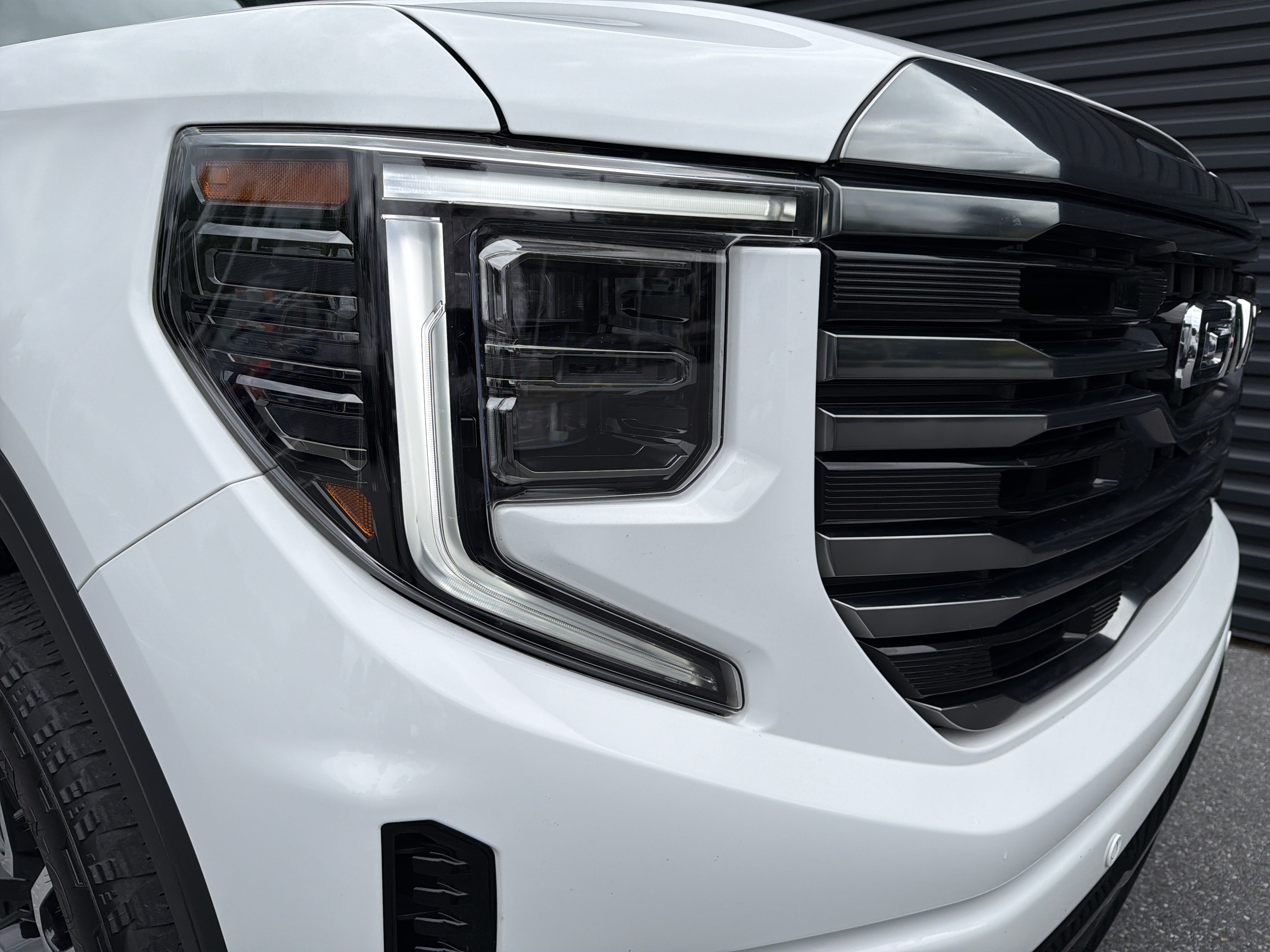 Used 2024 GMC Sierra 1500 AT4 w/ Technology Package AWD/4WD image 24